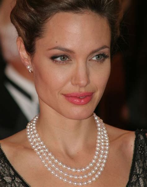 The Queen Of Pearl Jewellery Angelina Jolie Pearl Necklace Outfit