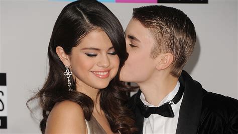 selena gomez explains why she s hanging out with justin bieber again teen vogue