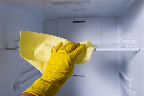Jak usunąć przykry zapach z lodówki Porady w INTERIA PL