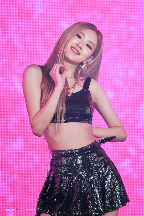Times Blackpinks Ros Showed Off Her Gorgeous Body Line