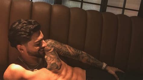 Con una sexy foto Maluma compartió con sus seguidores que consiguió el cuerpo que quería Telemundo