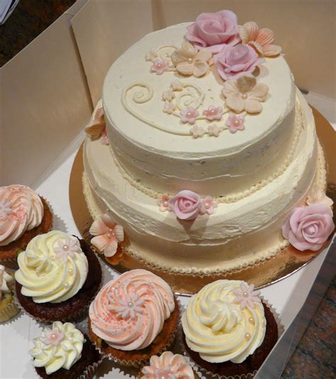 Wedding Cake And Cupcakes Rapture Wedding Cake And A Small