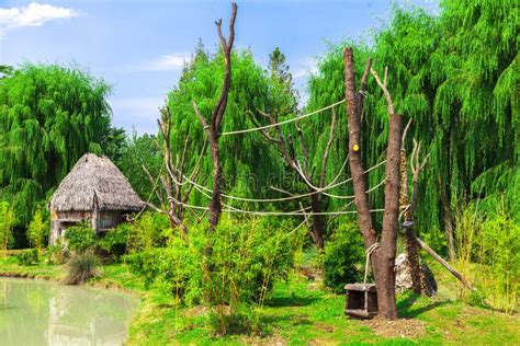 Chozas Zulus El Pueblo Del Zulus Pueblo Africano De La Tribu Del Zul