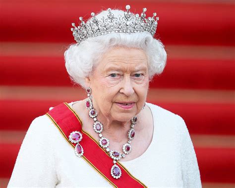 Tiara Lending By Queen Elizabeth Is Super Complicated My Lifestyle Max