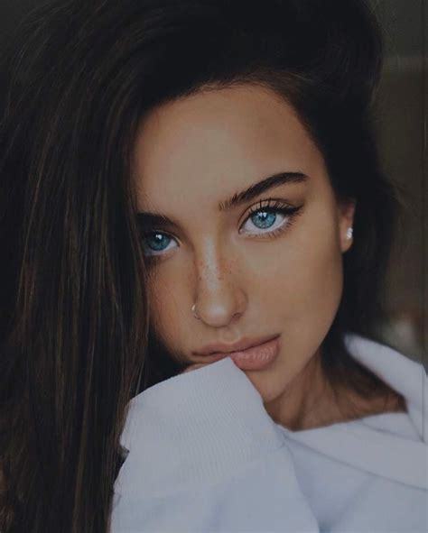Photography ↠ρiηŧєrєsŧ Dbєηєvєηuŧø ♡☪ Brown Hair Blue Eyes Brown