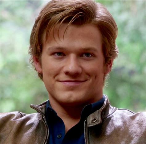 Lucas till is an american actor known for his work in projects like house, stoker, dance of the dead early life and education of lucas till: "MacGyver" landet bei Kabel Eins - Neustart der Neuauflage ...