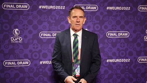 Cna On Twitter N Ireland Coach Apologises For Saying Womens Players More Emotional Than Men