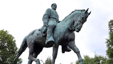 Virginia Removes Iconic Gen Robert E Lee Statue From Capital City