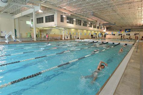 Under New Sign Norwalk Pool Gets Second Wind Connecticut Post