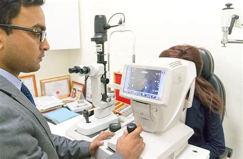 Optician Diagnosis Phil Opticians Ltd