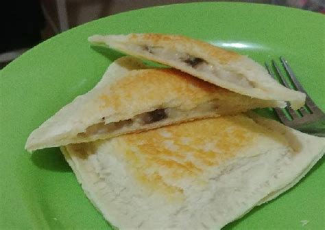 Oles pisang dengan susu kental manis. Resep #5 Roti Panggang Pisang Keju (rice cooker anak kos) oleh Dwirainita Ramadhania - Cookpad