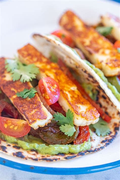 These Delicious Vegetarian Fajitas Are Packed With Perfectly Seasoned
