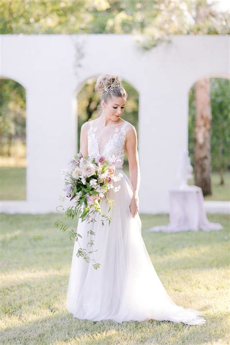 Floral Obsessed Brides Need To See This Romantic Garden Wedding Inspiration