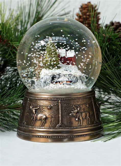 Genesis Christmas Town Snow Globe Blarney