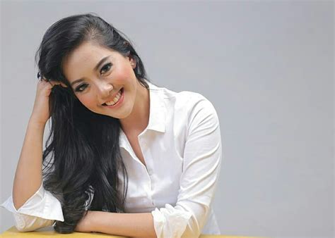 Putri Violla Biodata Profil Fakta Umur Agama Pacar Karier Mobile Legends
