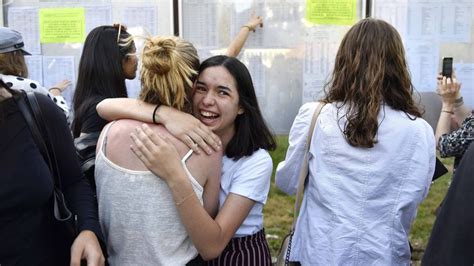 Bac.onec.dz vous permet de consulter le résultat du bac 2021 en algérie, un service en ligne relié à l'outil du site officiel de l'onec office national des examens et concours. Résultats du Bac 2020 en direct des académies - Femmes News