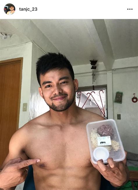 shirtless filipino on instagram jc tan tries healthy meals ph 🇵🇭