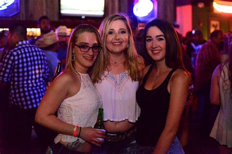 Photos Wild West San Antonio Entertains A Frisky Crowd On Ladies