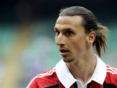 After spending the morning at luton for the arrivals with barcelona fans, we moved to stansted where the sampdoria fans' aircraft were parked up. MN: 60,000 fans set for San Siro treat - Ibrahimovic in ...