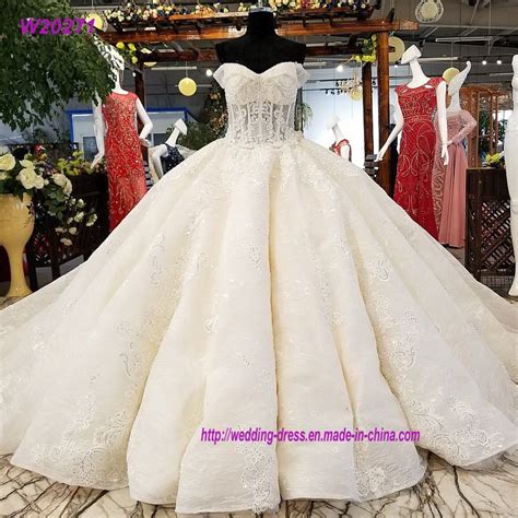 Super Big Skirt Appliques Puffy Ball Gowns Wedding Dress China