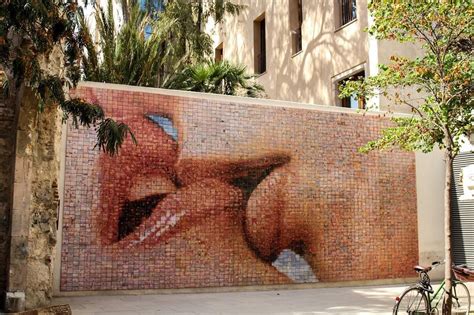 MURAL DEL BESO POR LA CATEDRAL DE BARCELONA Painting Home Living