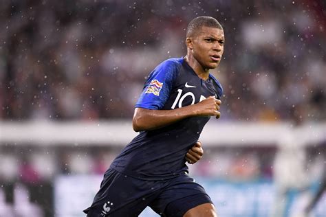 His father wifried mbappe comes from cameroon, his mother is the former handball player fayza lamari, who was born in algeria. Kylian Mbappé Lottin - France 4k Ultra HD Wallpaper ...