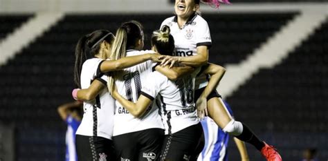 Veja mais ideias sobre corinthians feminino, fotos do corinthians, wallpaper corinthias. Feminino: Timão recebe o Grêmio por vaga na semifinal e Derby