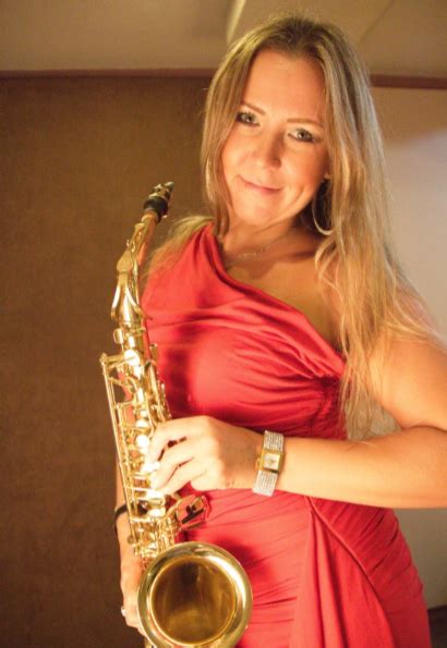Book Female Sax Player Moscow Hire Saxophonist Scarlett Entertainment