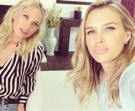 Sara And Erin Foster Barely Famous Vh1 Cast Sisters And Father