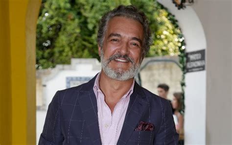 José rogério filipe samora is a portuguese actor. Rogério Samora aponta o dedo à SIC: «Senti-me um cavalo a ser chicoteado»