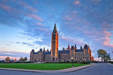 View Of Canada Parliament Building At Ottawa — Osta Aeco