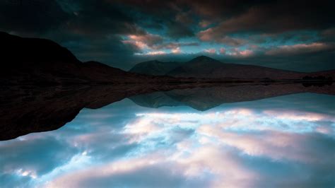 Download Wallpaper 1600x900 Lake Mountains Reflection Clouds