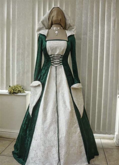 Traditional Green Celtic Wedding Dresses Design