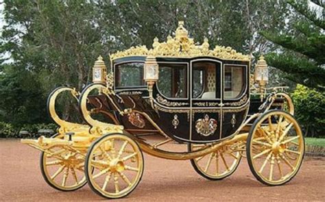 The British Royalty Gets A Spectacular State Carriage Elite Choice