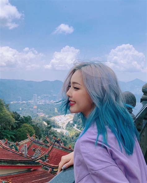 bài viết trên instagram của 지우 th12 13 2018 lúc 4 48am utc blonde and blue hair hair