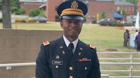 How Much Do Second Lieutenants Make In The Army