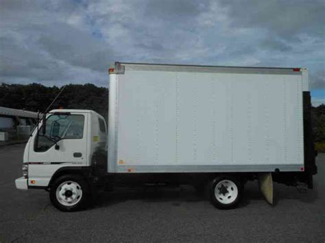 Someone mentioned the box trucks that rental companies use. GMC W4500 (2006) : Van / Box Trucks