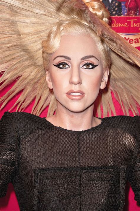 4:24 128 кбит/с 4.0 мб. Eight Wax Figures of Lady GaGa Unveiled Around the World