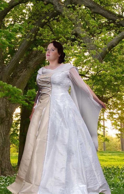 Es ist bezaubernd und verspielt. Hochzeitskleid in XXL | Hochzeitskleid xxl, Brautkleid ...