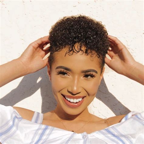 Styles for curly hair should always supplement your hair's original curl pattern. 28 Curly Pixie Cuts That Are Perfect for Fall 2017 | Glamour