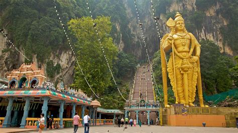 Sri marthanda vilva muniswarar alayam, kuala krai. 10 Beautiful Hindu Temples Around The World That Are Must ...