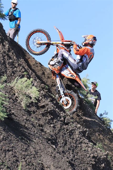 How To Best Climb Hills With Dirt Bikes And Other Motocross Cycles