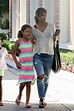 Resultado de imagen para halle berry con sus hijos | Halle berry, Halle ...