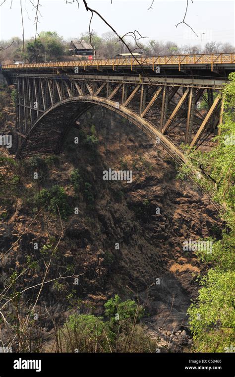 Victoria Falls Bridge Copre La Gola Tagliata Dal Fiume Zambesi Lungo Il