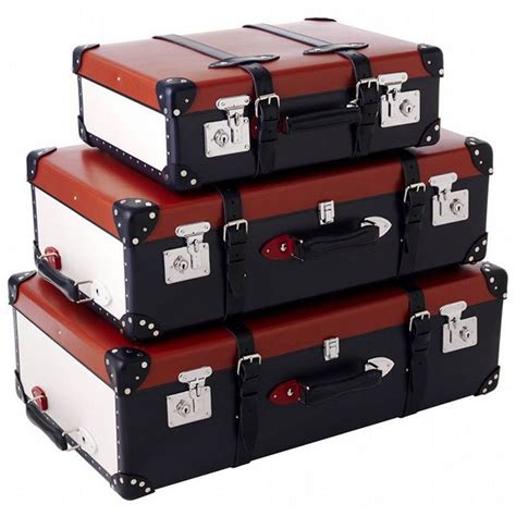Old Style Travel Luggage Set By Brittish Brand Globe