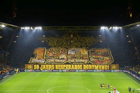 Dortmunds akanji kommt andré silva (r.) zuvor. Zuschauerzahlen im Europa-Cup 2019-20