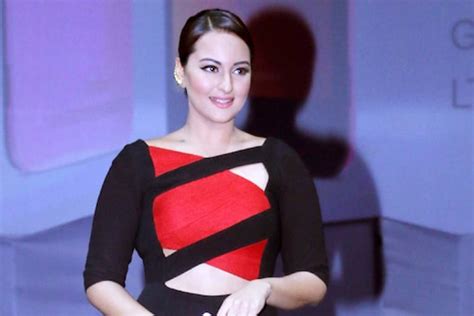 Look Of The Day Sonakshi Sinha Looks Sassy In A Thigh High Slit Veda Raheja Maxi News18