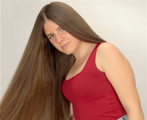 Video Perfect Hair Brushing And Hair Display Realrapunzels