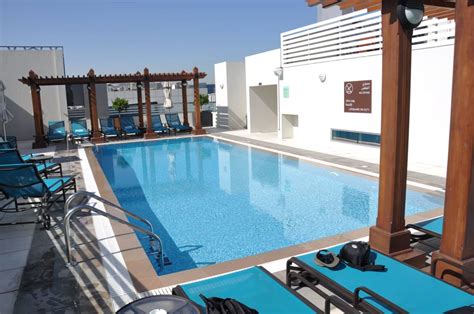 Pool Am Dach Hilton Garden Inn Dubai Al Muraqabat Dubai • Holidaycheck Dubai Vereinigte