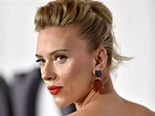 FOTOS Scarlett Johansson aumenta su pecho algunas tallas y lo presume